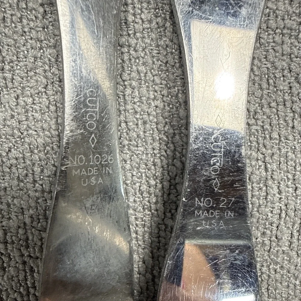 Vintage CUTCO  1026 And 27 Turning & Carving Forks Brown Swirl Handle USA
